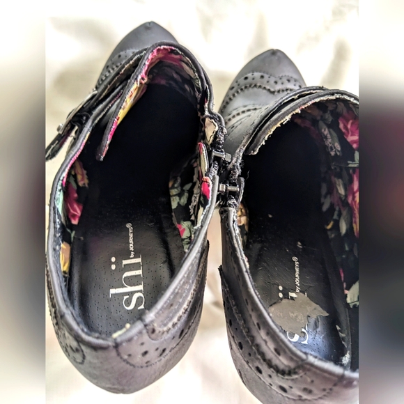 Shi by Journeys Women's Ankle Booties - Picture 9 of 15